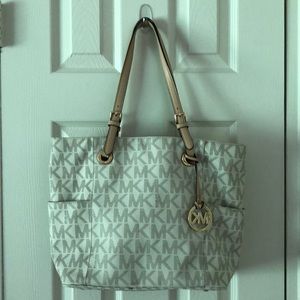 Michael kors vanilla jet set tote